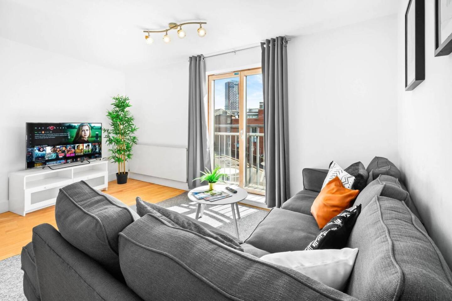 City Centre - Two Bedroom Apartment - Juliet Balcony - Secure Parking - Wifi - Smart Tv - Top Rated -33S Birmingham Eksteriør bilde