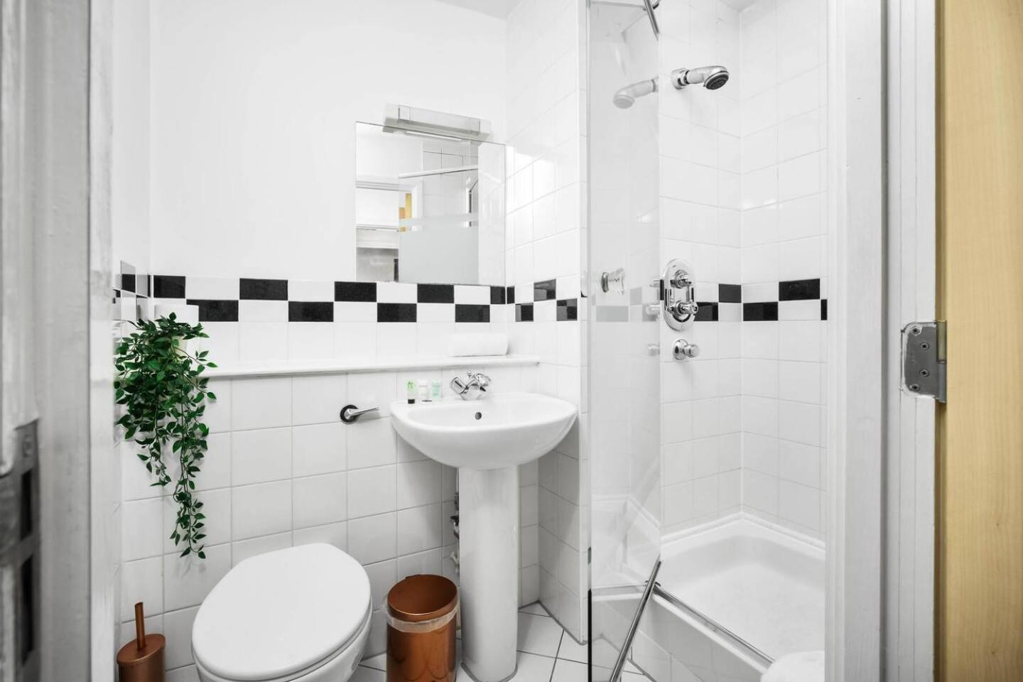 City Centre - Two Bedroom Apartment - Juliet Balcony - Secure Parking - Wifi - Smart Tv - Top Rated -33S Birmingham Eksteriør bilde
