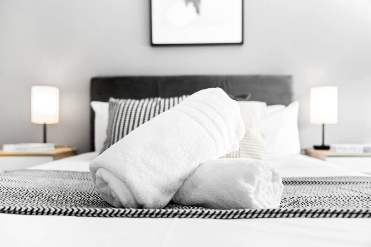 City Centre - Two Bedroom Apartment - Juliet Balcony - Secure Parking - Wifi - Smart Tv - Top Rated -33S Birmingham Eksteriør bilde