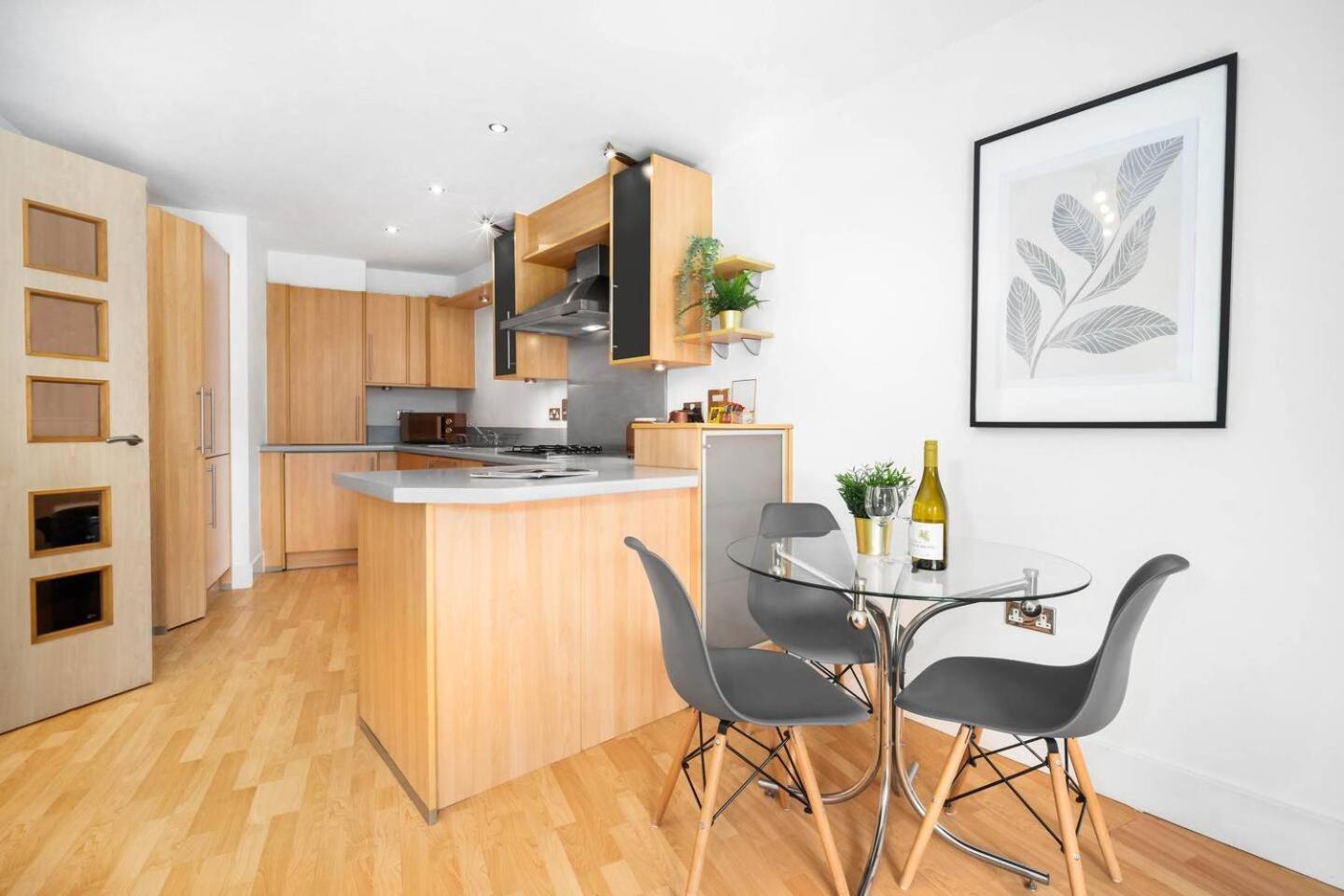 City Centre - Two Bedroom Apartment - Juliet Balcony - Secure Parking - Wifi - Smart Tv - Top Rated -33S Birmingham Eksteriør bilde
