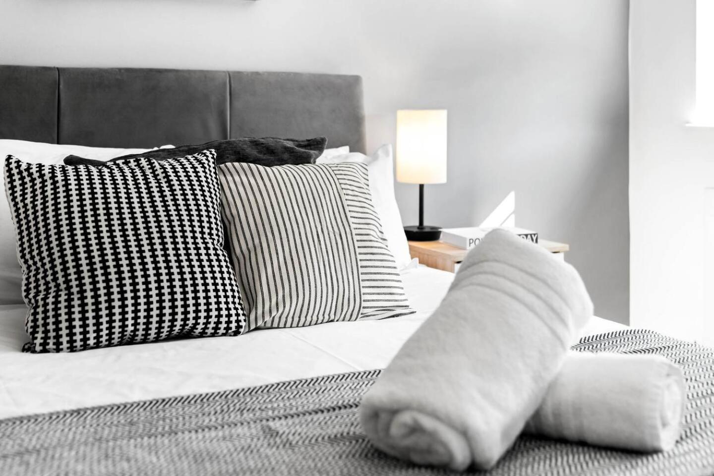 City Centre - Two Bedroom Apartment - Juliet Balcony - Secure Parking - Wifi - Smart Tv - Top Rated -33S Birmingham Eksteriør bilde