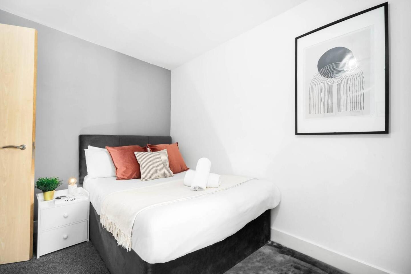 City Centre - Two Bedroom Apartment - Juliet Balcony - Secure Parking - Wifi - Smart Tv - Top Rated -33S Birmingham Eksteriør bilde