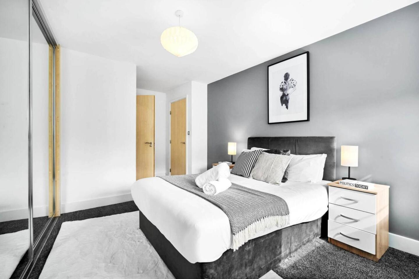 City Centre - Two Bedroom Apartment - Juliet Balcony - Secure Parking - Wifi - Smart Tv - Top Rated -33S Birmingham Eksteriør bilde